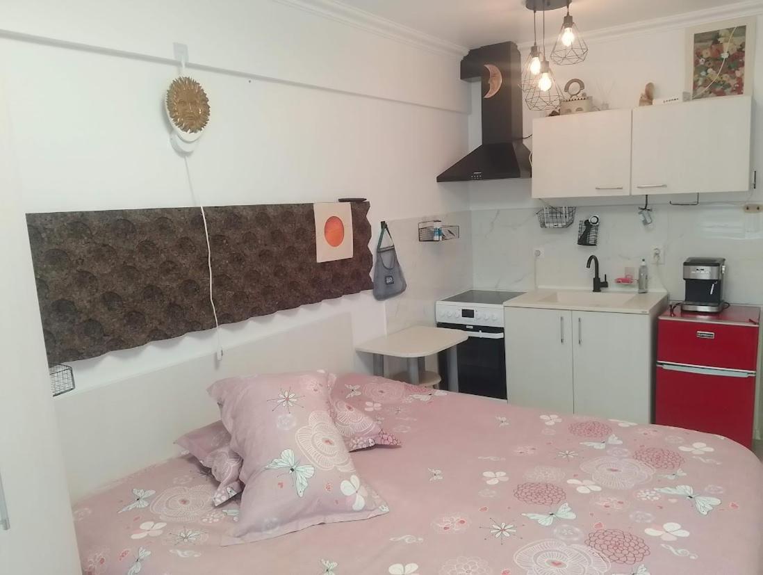 1 Small Studio, Central, Self Check In Синая Экстерьер фото